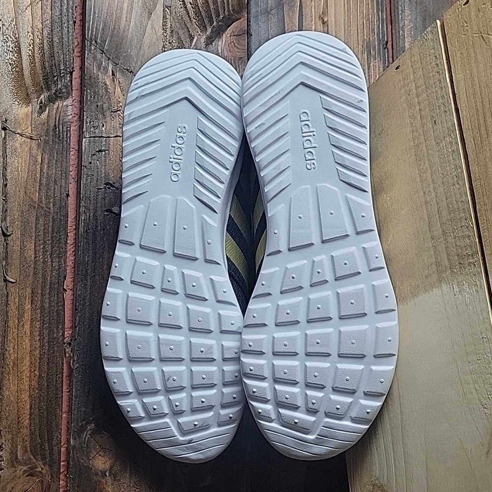 ADIDAS Black and Gold Mens Sneakers Size 8.5 - Picture 7 of 8
